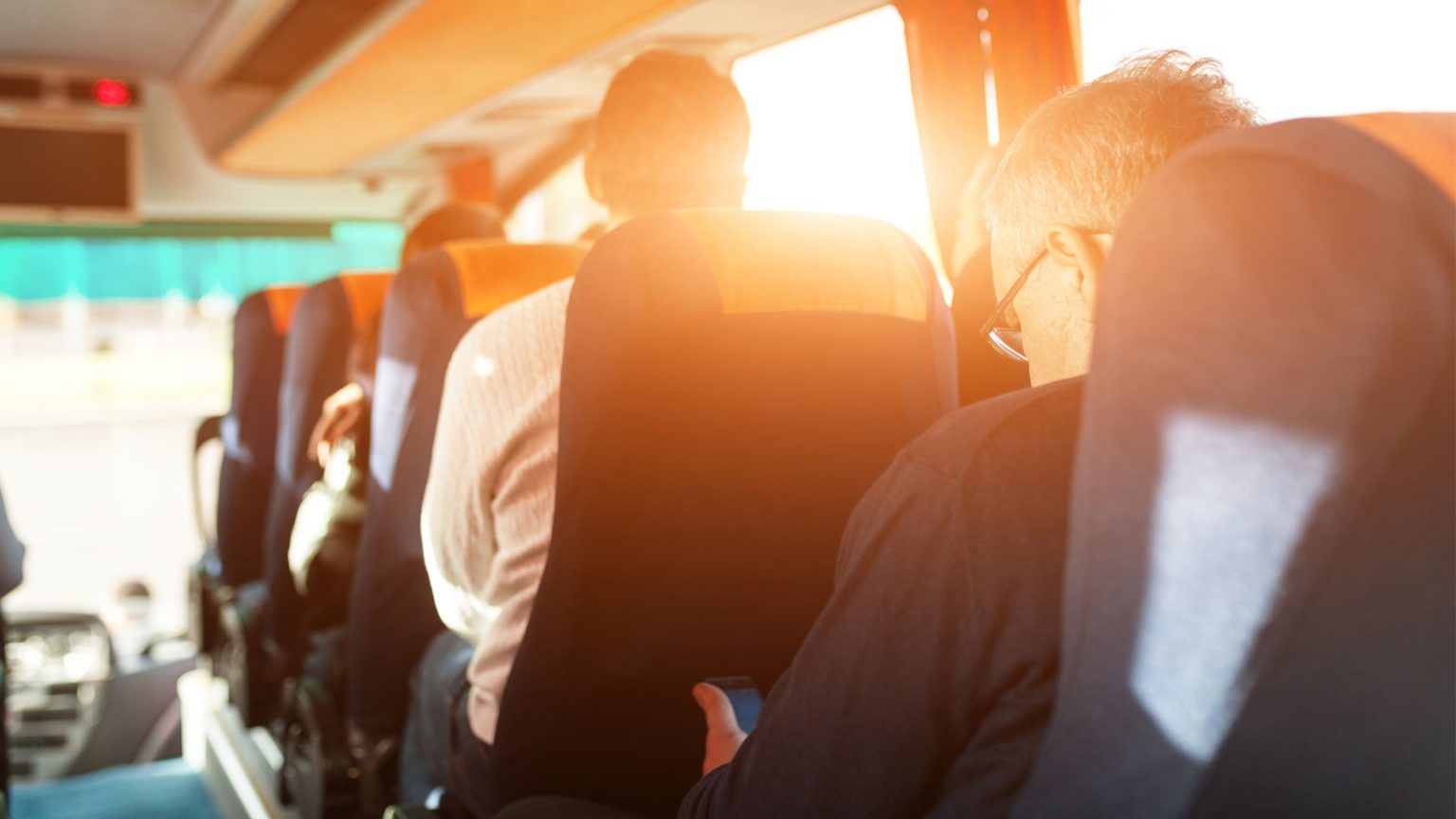 What does it cost to rent a charter bus? - Cost Calculator